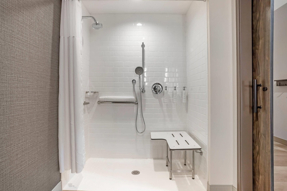 cambria hotel fort worth medical center