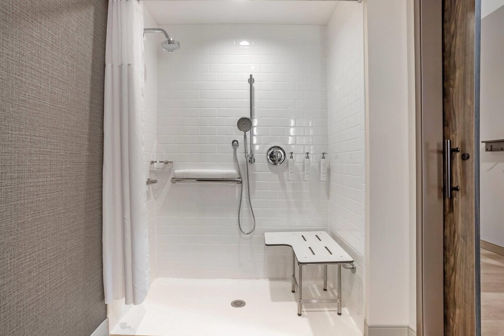 cambria hotel fort worth medical center