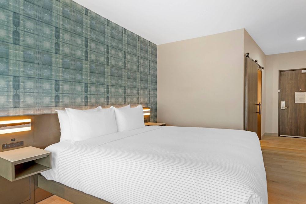 cambria hotel fort worth medical center
