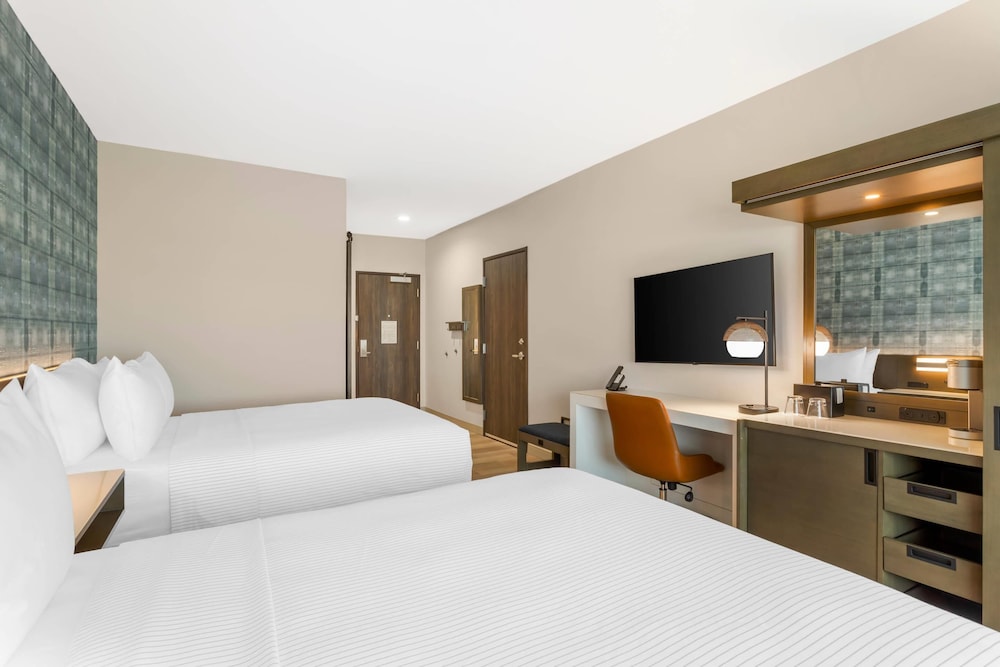 cambria hotel fort worth medical center