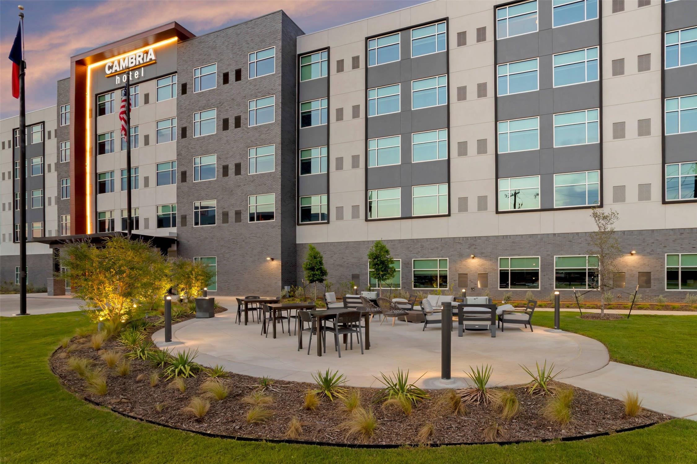 cambria hotel fort worth medical center