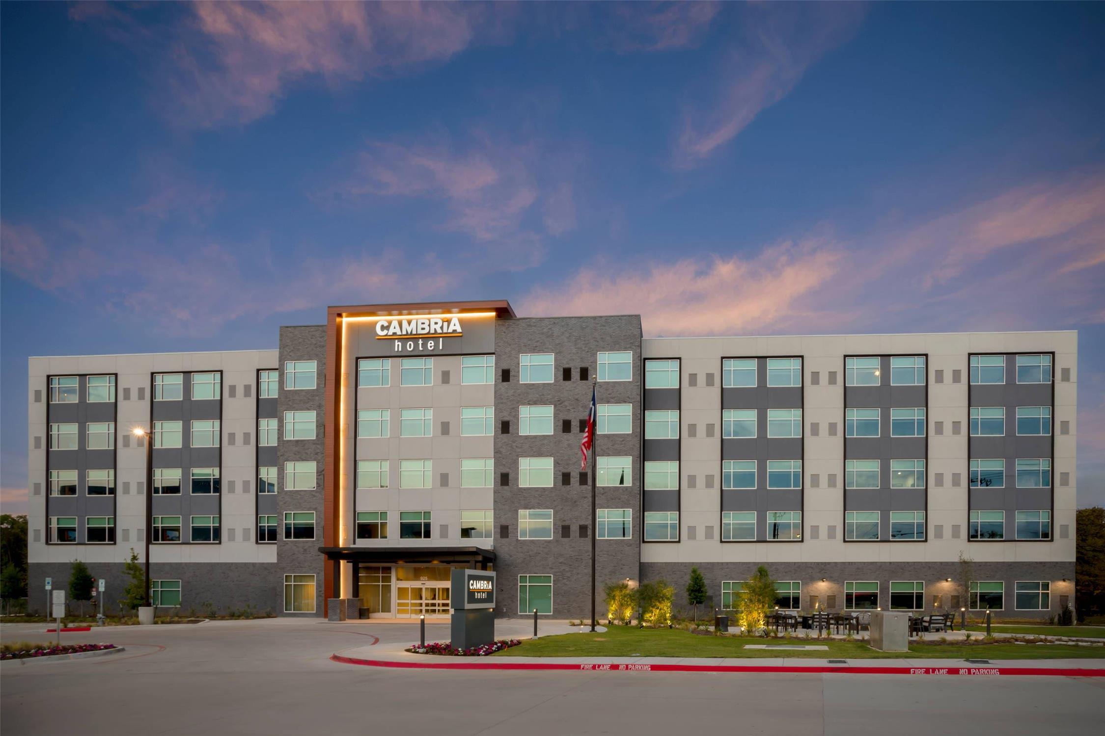 cambria hotel fort worth medical center