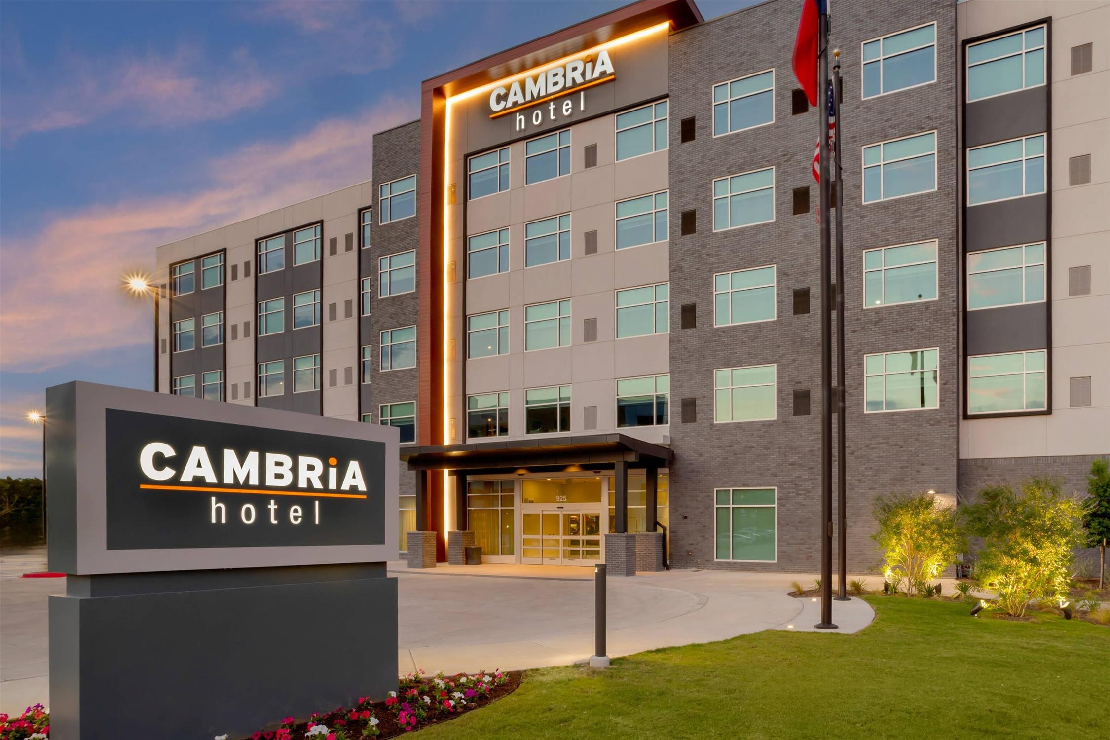 cambria hotel fort worth medical center