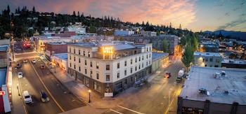 Lightwell Hotel & Spa,201 Cascade Ave,3 star