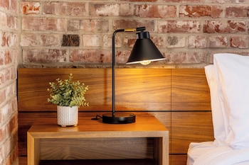 Lightwell Hotel & Spa,201 Cascade Ave,3 star