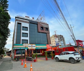 hotel rl and banquet hall