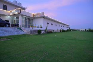 hotel moon near bus stand panipat