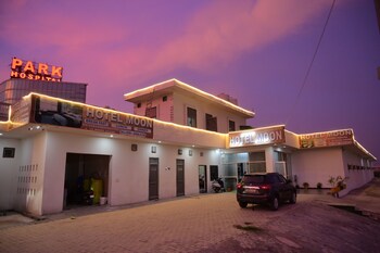 hotel moon near bus stand panipat