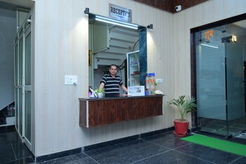 hotel moon near bus stand panipat