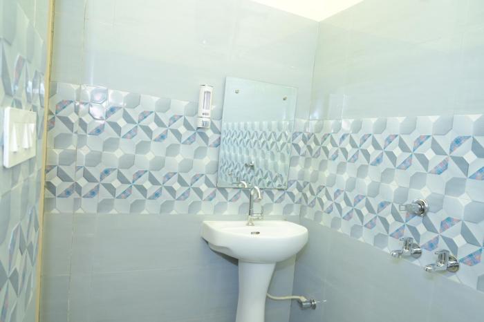 hotel moon near bus stand panipat