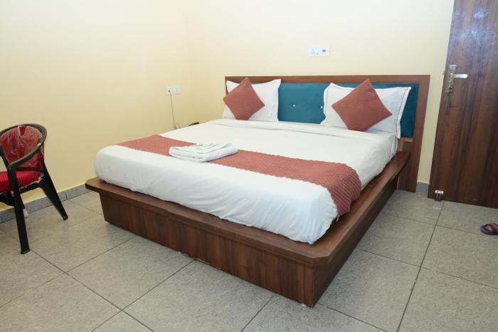 hotel moon near bus stand panipat