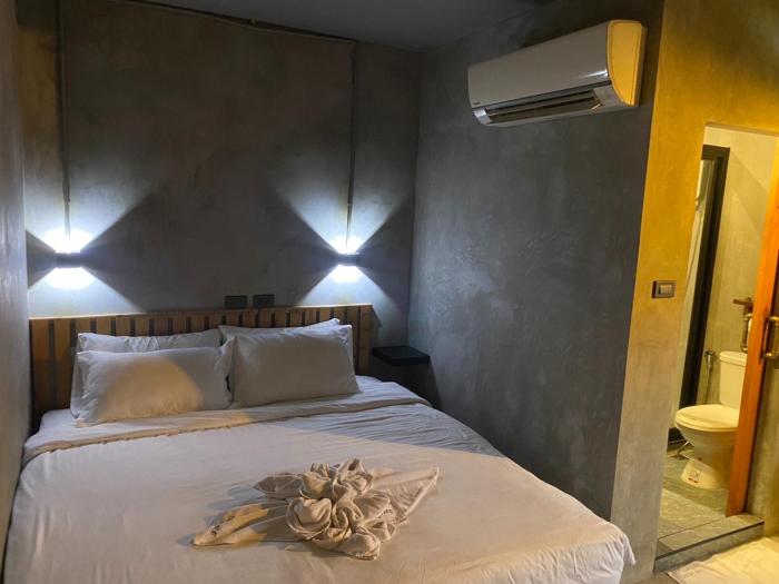 sukhum rajamangala phatthanakan rooms