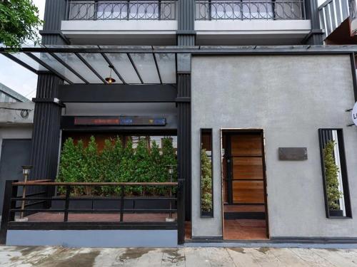 sukhum rajamangala phatthanakan rooms