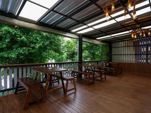 sukhum rajamangala phatthanakan rooms