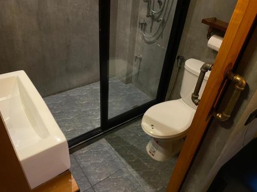 sukhum rajamangala phatthanakan rooms