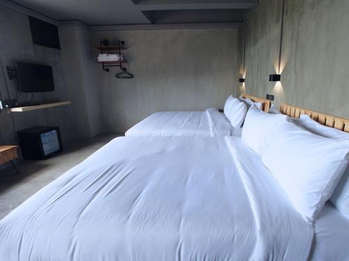 sukhum rajamangala phatthanakan rooms