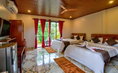 La Roca Inn,,3 star