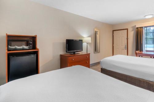 Deerfield Lodge,,2 star