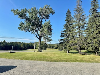 Cascade Inn,,2 star