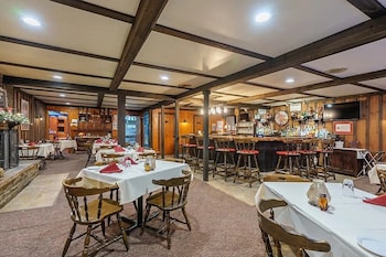 Cascade Inn,,2 star