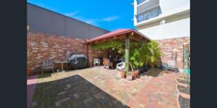 emu backpackers perth note valid passport required for check in
