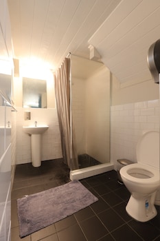 Emu Backpackers Perth - Note - Valid Passport Required For Check In,,0 star
