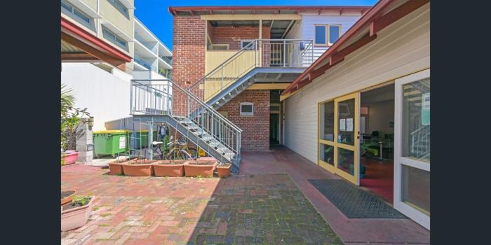 emu backpackers perth note valid passport required for check in