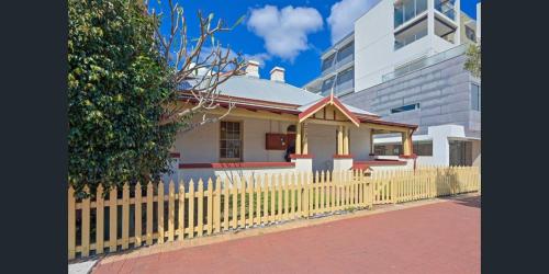 emu backpackers perth note valid passport required for check in