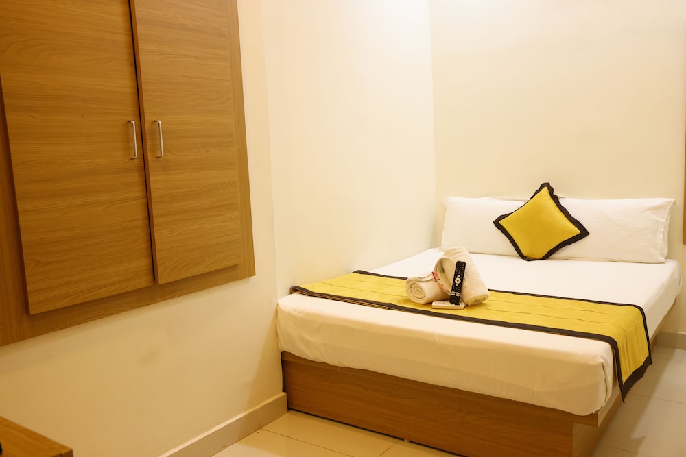 sri adhilakshmi templeview residency