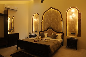 govind palace restaurant and resort