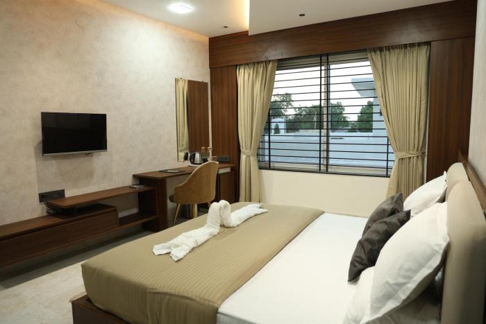 govind palace restaurant and resort