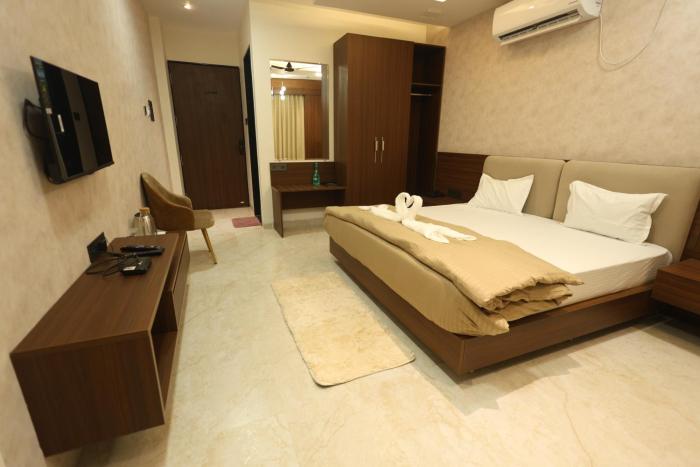 govind palace restaurant and resort