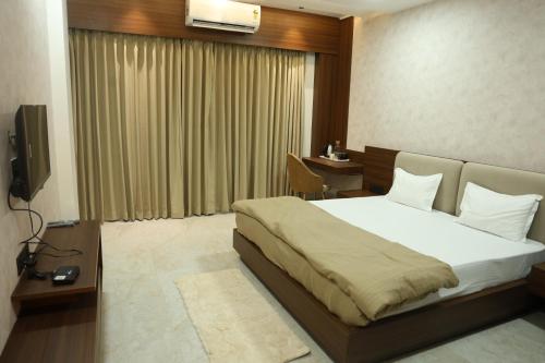 govind palace restaurant and resort