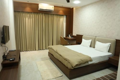 govind palace restaurant and resort
