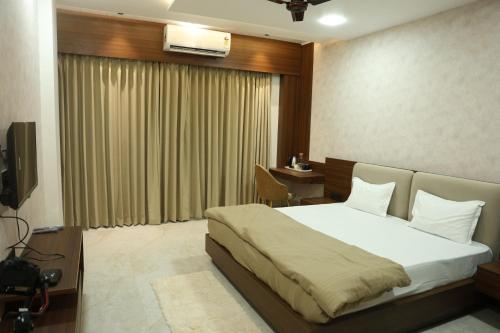 govind palace restaurant and resort