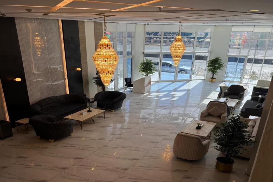 seven garden hotel airport