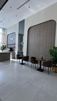 seven garden hotel airport