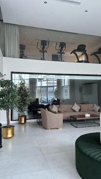 seven garden hotel airport