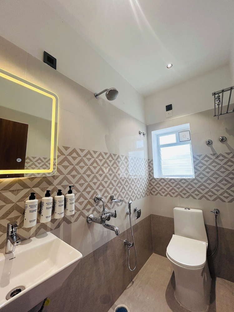 twenty three urban square madhapur