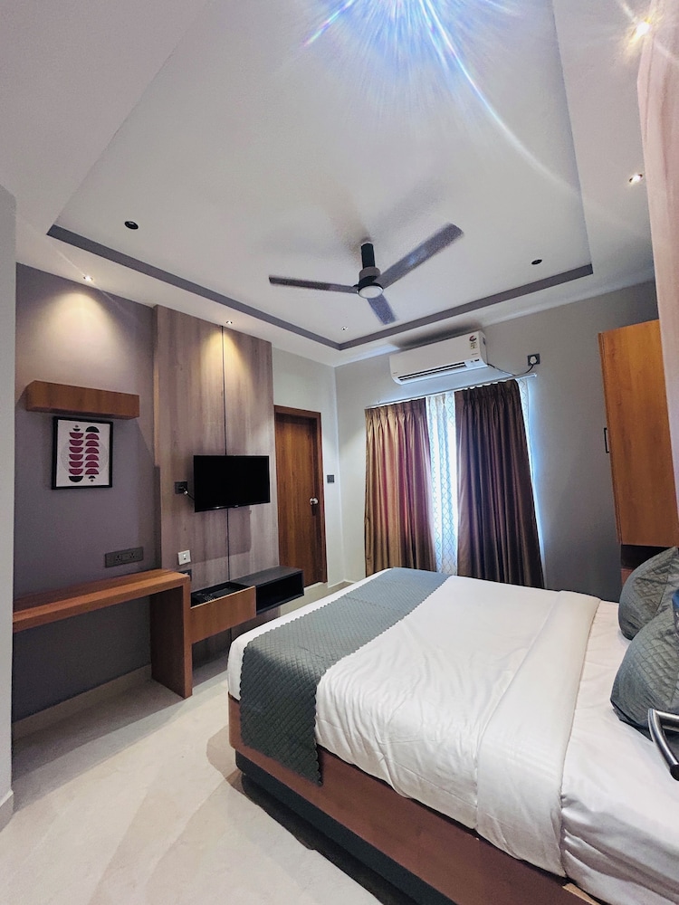twenty three urban square madhapur