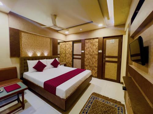 Hotel Dwaraka,,3 star