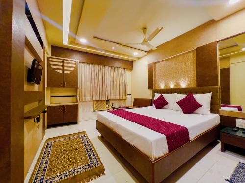 Hotel Dwaraka,,3 star