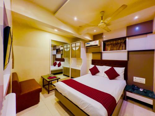 Hotel Dwaraka,,3 star