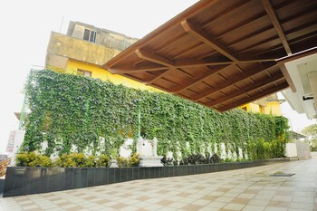 shambhavi hotel and convention centre