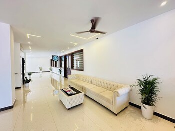 shambhavi hotel and convention centre