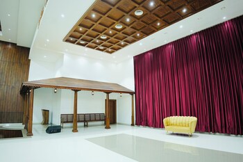 shambhavi hotel and convention centre