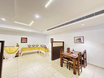 shambhavi hotel and convention centre