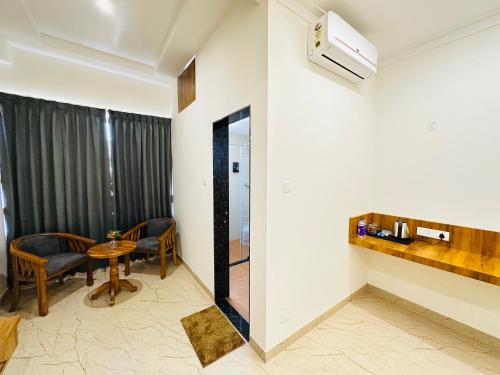 shambhavi hotel and convention centre