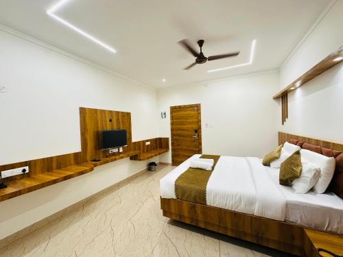 shambhavi hotel and convention centre