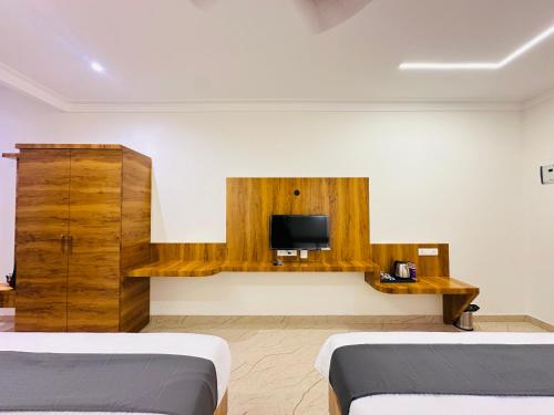 shambhavi hotel and convention centre